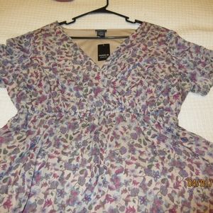 NWT Torrid Faux Wrap Floral Blouse w/pintuck sleve